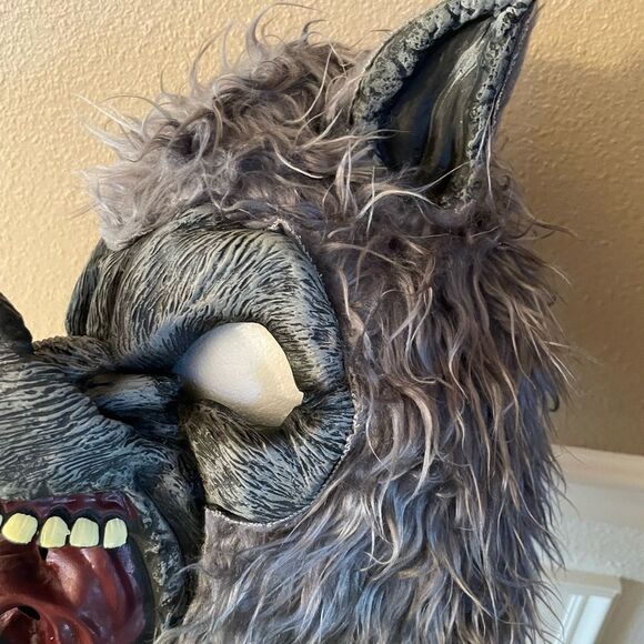 Scary Wolf Mask - Picture 6 of 16